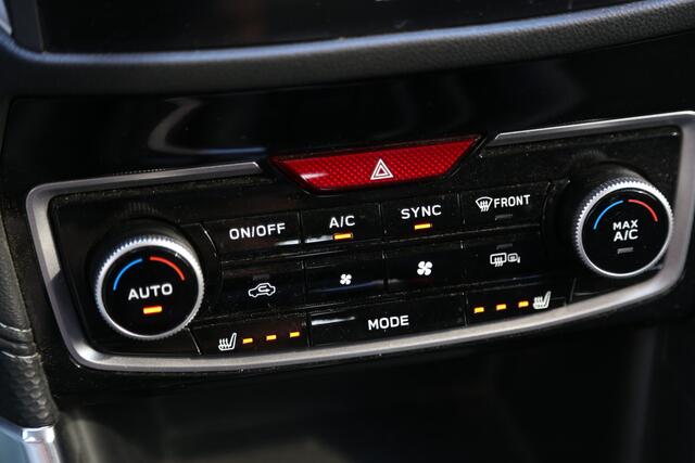 Subaru FORESTER 2.0i e-BOXER Luxury Navi Camera ACC LED