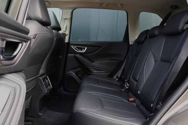 Subaru FORESTER 2.0i e-BOXER Premium 4WD | Trekhaak | Leer | Panoramadak | Adapt. Cruise | Camera | Sideview | Stoelverwarming voor + achter | Apple Carplay / Android Auto