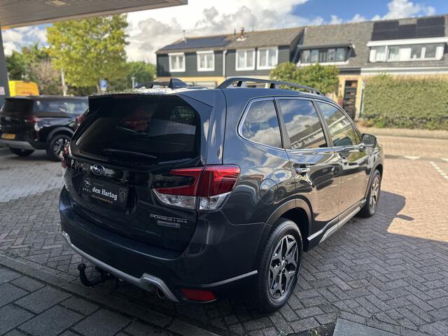 Subaru FORESTER 2.0i e-BOXER Comfort Automaat/Trekhaak/Parkeerhulp/Navi/Camera