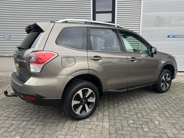 Subaru FORESTER 2.0 Luxury Plus Eyesight Automaat | Trekhaak | 17" LM Velgen | Climate Control | Elek. Schuif/Kantel Dak