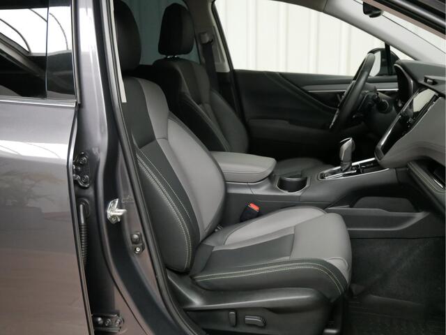 Subaru OUTBACK 2.5i Field met Navigatie / Apple Carplay en android auto