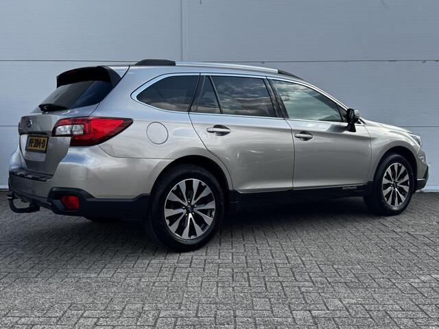 Subaru OUTBACK 2.5i Premium / Trekhaak 2000 kg / 10-2017 / duurste uitvoering / zeer nette auto / goed onderhouden / pdc voor / Stoelverwarming / Bluetooth audio / Leren Bekleding /