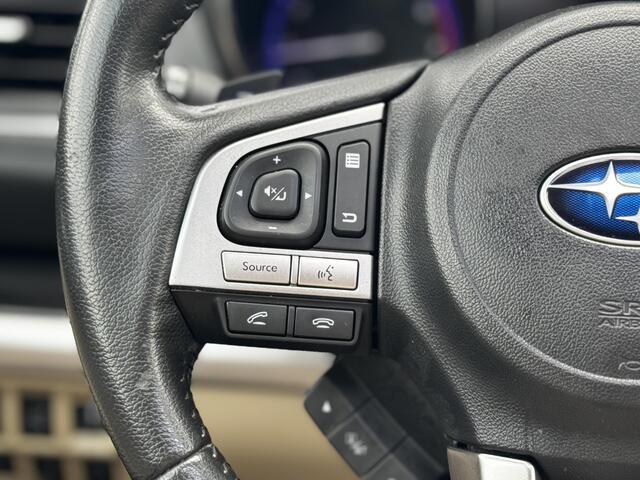 Subaru OUTBACK 2.5i Premium / Trekhaak 2000 kg / 10-2017 / duurste uitvoering / zeer nette auto / goed onderhouden / pdc voor / Stoelverwarming / Bluetooth audio / Leren Bekleding /