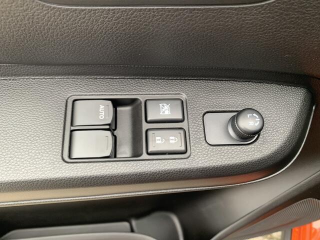 Suzuki IGNIS 1.2 Smart Hybrid Select Per direct leverbaar. info: M. Safari 0492588976