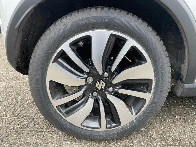 Suzuki IGNIS 1.2 Stijl Smart Hybrid / Trekhaak / All Season banden / Alcantara interieur / 1ste eigenaar auto / Navigatie / Camera / Climate Control.
