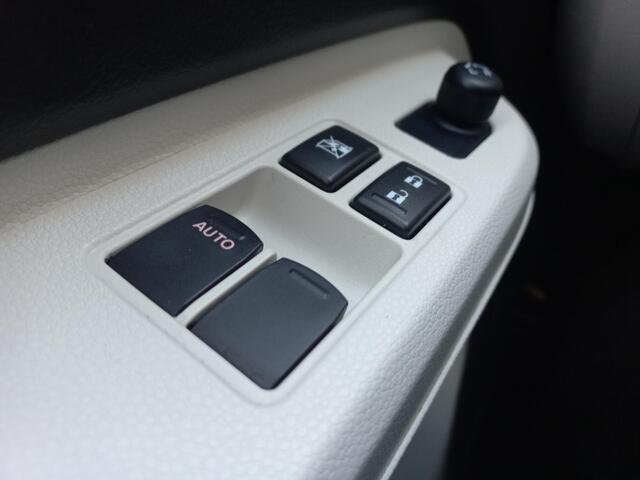 Suzuki IGNIS 1.2 Smart Hybrid Select Android Auto/ Apple CarPlay