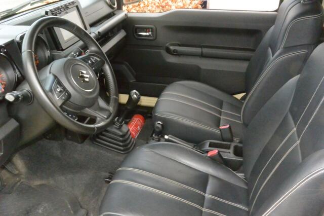 Suzuki JIMNY 1.5 Stijl AllGrip (4x4) 4-persoons Navigatie/Leder/Cruise control