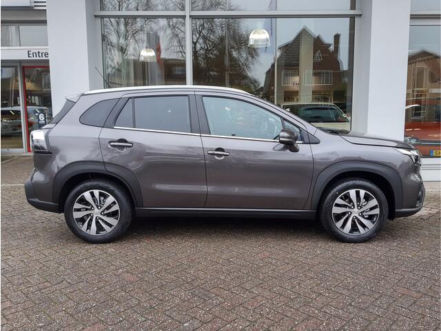 Suzuki S-Cross 1.5 FULL HYBRID STYLE Direct Beschikbaar | Met 6 JAAR GARANTIE! | Inclusief ¤ 2.250,- Voorraad Voordeel