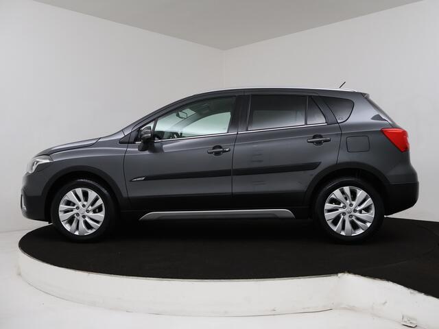 Suzuki S-Cross 1.0 Boosterjet Exclusive | Apple Carplay / Android Auto (Navigatie) | Keyless Entry | Achteruitrijcamera | Stoelverwarming | Parkeersensoren rondom | Climate Control |