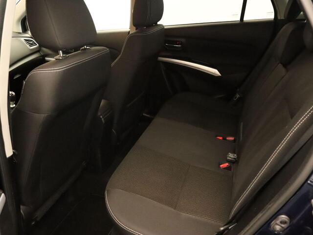 Suzuki S-Cross 1.4 Boosterjet Exclusive - ORIGINEEL NEDERLANDSE AUTO - AFKOMSTIG VAN 1E EIGENAAR - AFNEEMBARE TREKHAAK - TREKGEWICHT 1200 KG - 4 X ELEKTRISCHE RAMEN -VOORSTOELEN VERWARMD - NAVIGATIE -CLIMATE CONTROL - PARKEERSENSOREN ACHTER