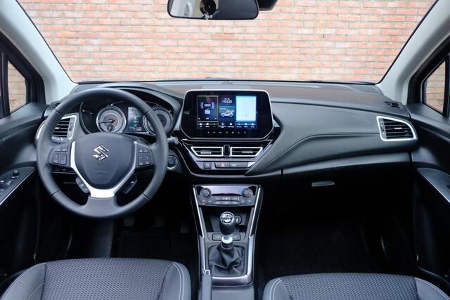 Suzuki S-Cross 1.4 Boosterjet 130pk Style Smart Hybrid | Navi | App Connect | Climate | Adaptive Cruise | Panoramadak | 360° Camera | Keyless | Blind Spot