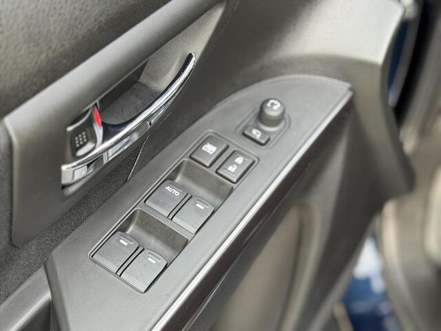 Suzuki S-Cross Style * Stoelverwarming * Apple carplay * Camera