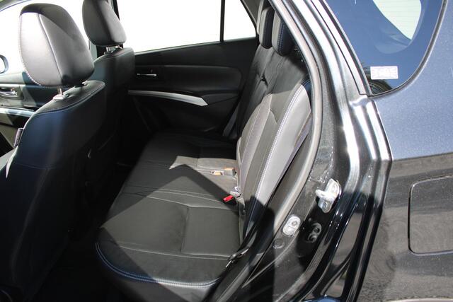 Suzuki S-Cross 1.4 Boosterjet Style Smart Hybrid Panoramadak, Trekhaak, Dealeronderhouden, Stijl Uitvoering.