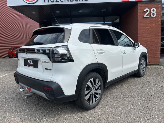 Suzuki S-Cross 1.5 Hybrid Style // FULL LED // PANO/SCHUIFKANTELDAK // HALF-LEDER // NAVI + CARPLAY // KEYLESS // ADAPTIVE CRUISE // 360 CAMERA // TREKHAAK!!
