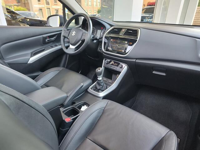 Suzuki S-Cross 1.4 BOOSTERJET STYLE SMART HYBRID Open dak | Leder | Navigatie | Keyless