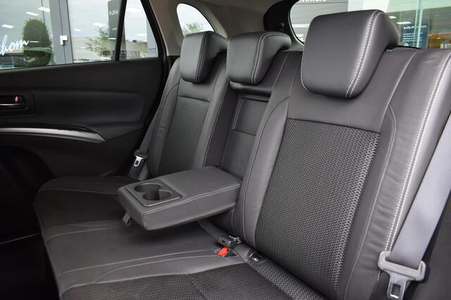 Suzuki S-Cross 1.5 Hybrid Style | Trekhaak | 360° Camera | Stoelverwarming | Dodehoekassistentie |