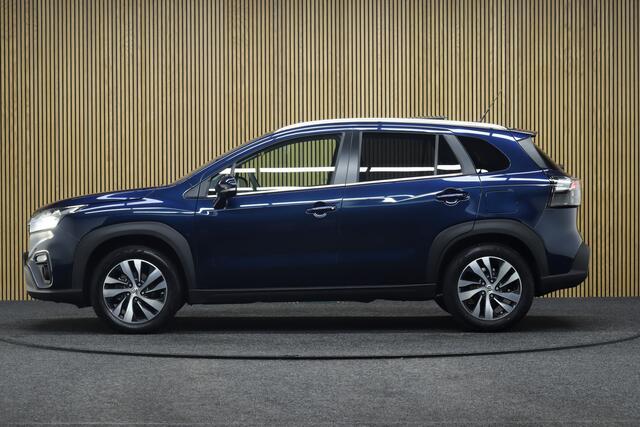 Suzuki S-Cross 1.4 Boosterjet 130PK Style Smart Hybrid | Panoramadak | | 1.500 KG Trekkracht | Adaptive-cruise | Camera | Clima | Apple Carplay & Android Auto | Parkeersensoren V+A | Navigatie | Keyless | Dodehoekdetectie