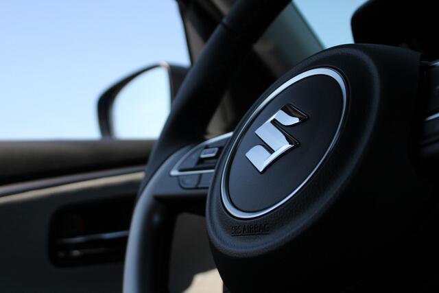 Suzuki SWIFT 1.2 Style Smart Hybrid Nieuw Model 2024! Navigatie, Parkeersensoren, Dodehoek Detectie, Draadloos Apple Carplay/Android Auto