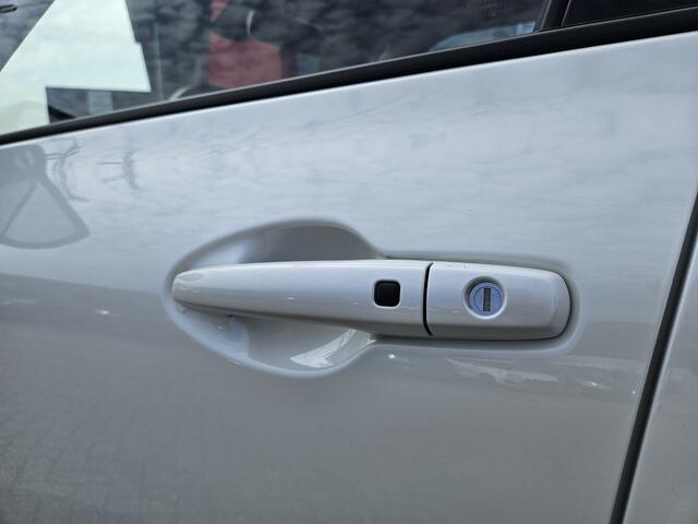 Suzuki SWIFT 1.2 Style Smart Hybrid / Carplay en Android / Parkeersensoren / Navi / Climate Control /