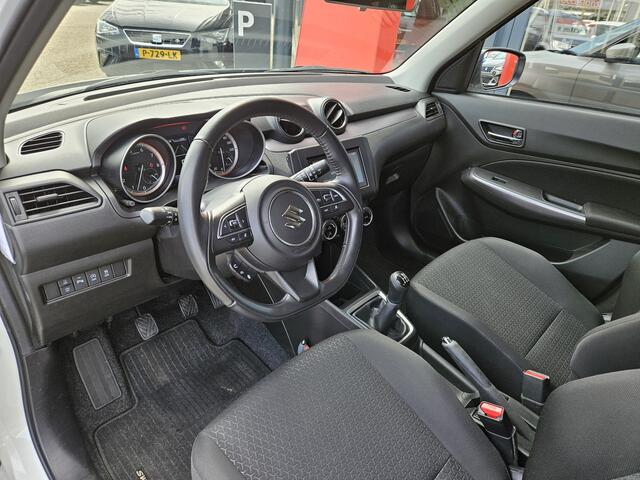 Suzuki SWIFT 1.2 Style Smart Hybrid / Carplay en Android / Parkeersensoren / Navi / Climate Control /