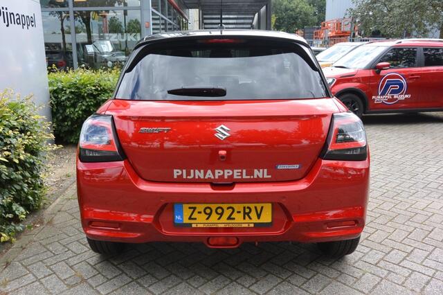 Suzuki SWIFT 1.2 Select Smart Hybrid 5-deurs Two-tone / Navigatie / Camera