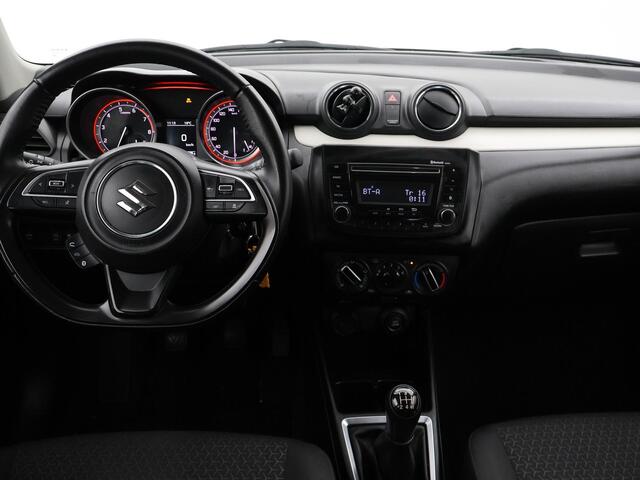 Suzuki SWIFT 1.2 COMFORT SMART HYBRID + ADAPTIVE CRUISE / LED / AIRCO