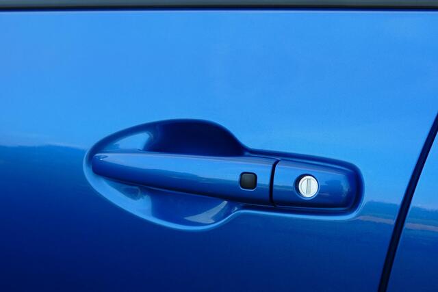 Suzuki SWIFT 1.2 Style Smart Hybrid | ALL SEASON BANDEN |
