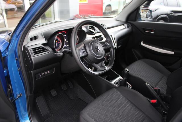 Suzuki SWIFT 1.2 83PK SELECT SMART HYBRID | APPLE CARPLAY/ANDROID AUTO | DAB+ RADIO | LICHTMETALEN VELGEN | ADAPTIVE CRUISE CONTROL | DODEHOEK DETECTIE | LED KOPLAMPEN | ACHTERUITRIJ CAMERA | GETINTE RUITEN | STOEL VERWARMING |