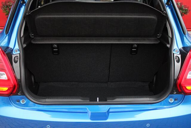 Suzuki SWIFT 1.2 83PK SELECT SMART HYBRID | APPLE CARPLAY/ANDROID AUTO | DAB+ RADIO | LICHTMETALEN VELGEN | ADAPTIVE CRUISE CONTROL | DODEHOEK DETECTIE | LED KOPLAMPEN | ACHTERUITRIJ CAMERA | GETINTE RUITEN | STOEL VERWARMING |