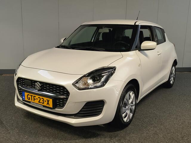 Suzuki SWIFT 1.2 Comfort Smart Hybrid uit 2021 Rijklaar + 12 maanden Bovag-garantie Henk Jongen Auto's in Helmond, al 50 jaar service zoals 't hoort!