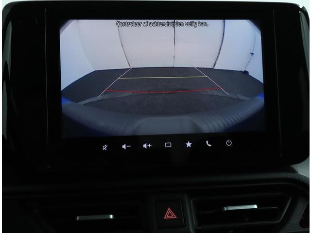 Suzuki SWIFT 1.2 Style Smart Hybrid | Demovoordeel! | Intropakket! | Climate control |Cruise control adaptive| Apple car play, Android auto | Stoelverwarming | Camera |
