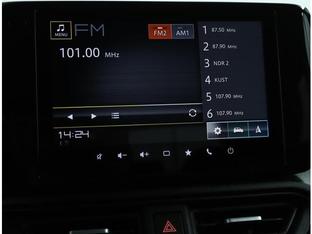 Suzuki SWIFT 1.2 Style Smart Hybrid | Demovoordeel! | Intropakket! | Climate control |Cruise control adaptive| Apple car play, Android auto | Stoelverwarming | Camera |