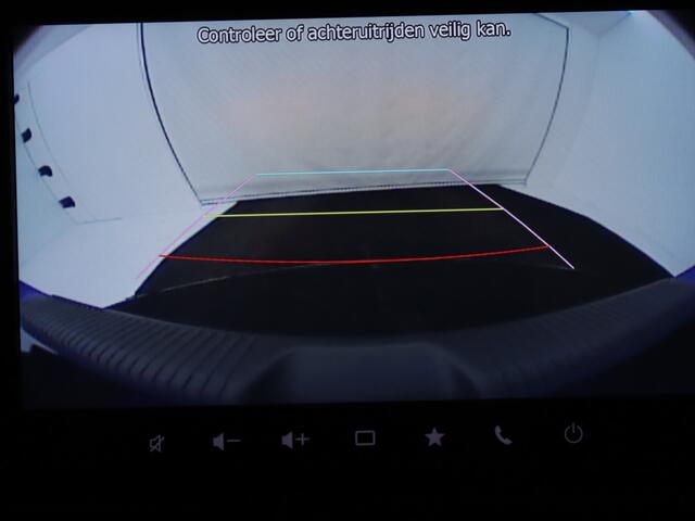 Suzuki SWIFT 1.2 Style Smart Hybrid | Climate Control | Apple Carplay / Android Auto | Keyless Entry |