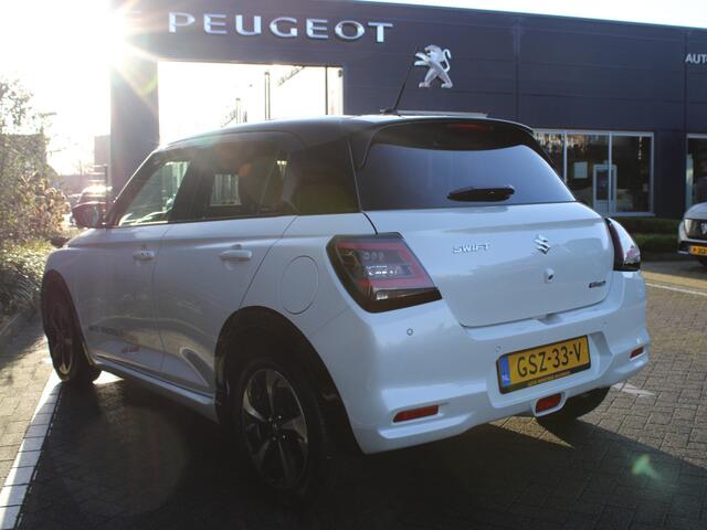 Suzuki SWIFT 1.2 Style 85PK Smart Hybrid CVT Automaat Two-Tone dak, Climate Control, Navigatie, Lichtmetalen velgen, Zwarte Wielkast randen