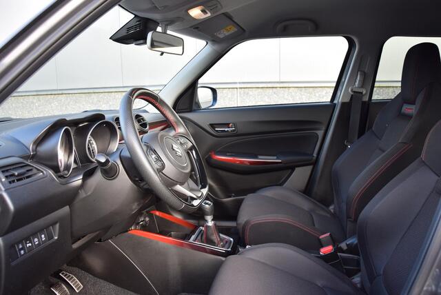 Suzuki SWIFT 1.4 Sport Smart Hybrid | Sport interieur | Zomer/-winterbanden set incl. velgen | Parkeerassistent |
