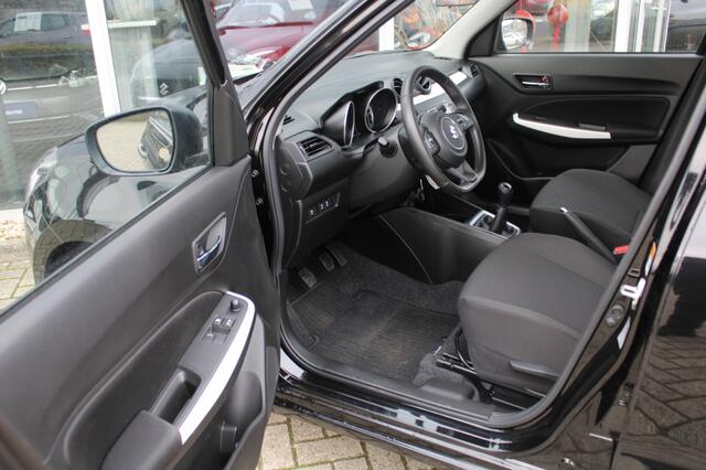Suzuki SWIFT 1.2 Style Smart Hybr