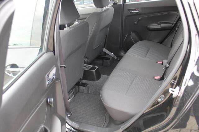 Suzuki SWIFT 1.2 Style Smart Hybr