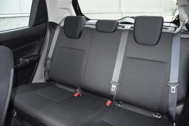 Suzuki SWIFT 1.2 Select Smart Hybrid | Achteruitrijcamera | Parkeersensoren achter | Stoelverwarming |
