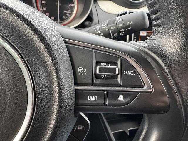 Suzuki SWIFT 1.2 Select Smart Hybrid | Camera | Carplay | Adapt. Cruise Control | Dodehoekdetectie | Stoelverwarming en meer!