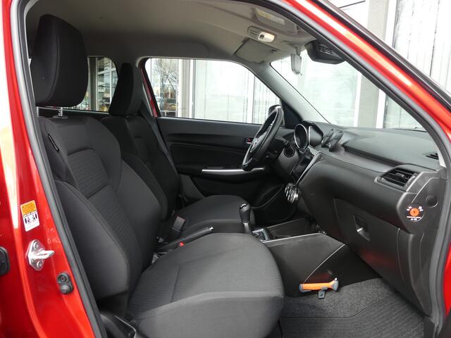 Suzuki SWIFT 1.2 Style Smart Hybrid Cruise Control, Navigatie, Climate Control achteruitrijcamera