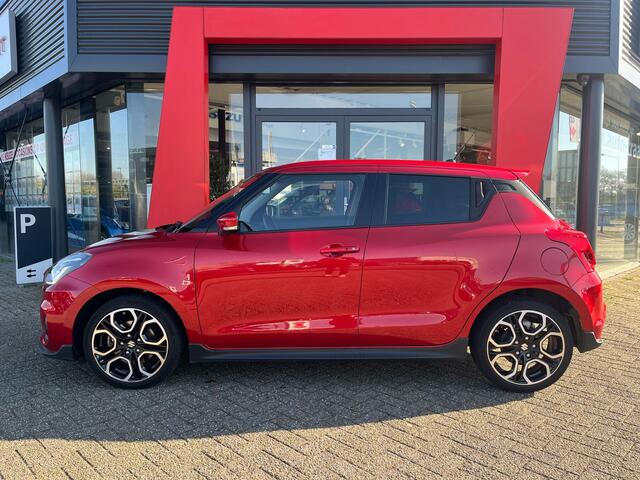 Suzuki SWIFT 1.4 Sport / Adaptive Cruise control / Lane assist / Navigatie /