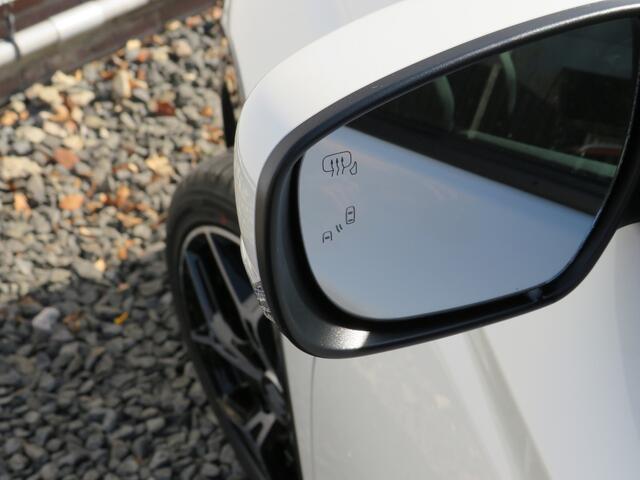 Suzuki SWIFT 1.2 Style Smart Hybrid Dodehoek Detector, Suzuki Body Kit Piano Black Demo Voordeel!