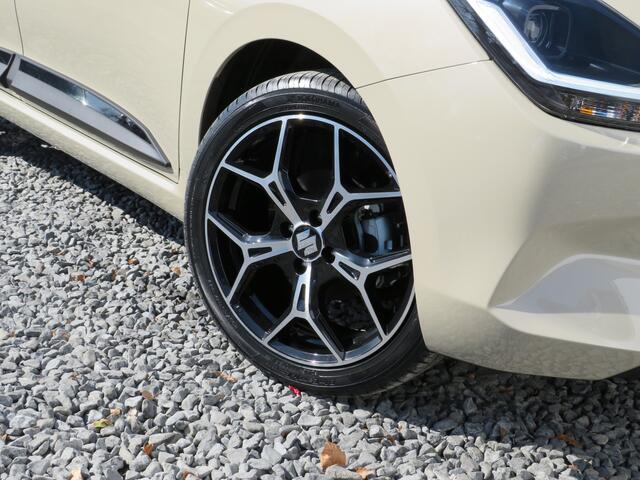 Suzuki SWIFT 1.2 Select Smart Hybrid, SPECIALE JUBILEUM EDITIE!! 17 inch velgen, Striping pakket en Shark Fin Antenne