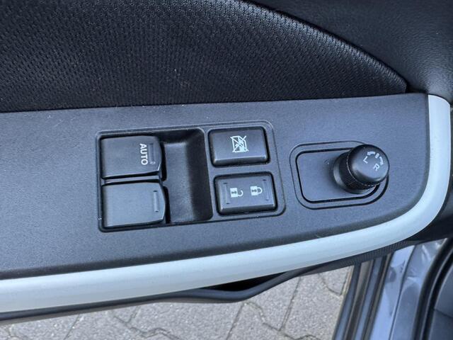 Suzuki SWIFT 1.2 Select Smart Hybrid | Camera | Carplay | Adapt. Cruise Control | Dodehoekdetectie | Stoelverwarming en meer!