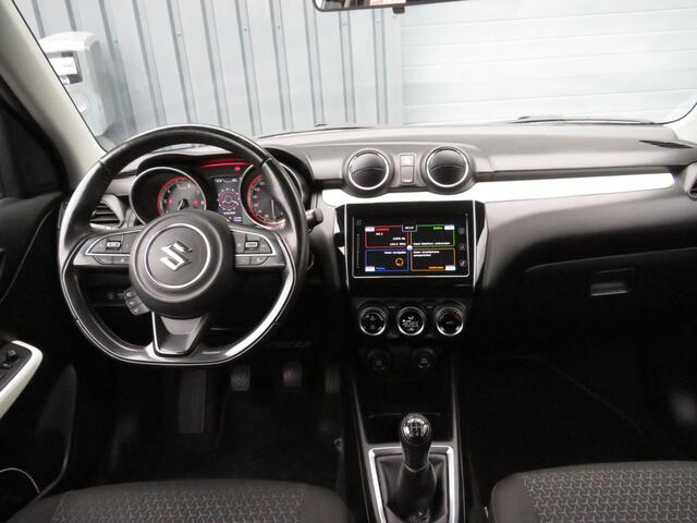 Suzuki SWIFT 1.0 Stijl Smart Hybrid Turbo, Trekhaak, 17 inch, Achteruitrijcamera, Carplay en Dealer onderhouden!