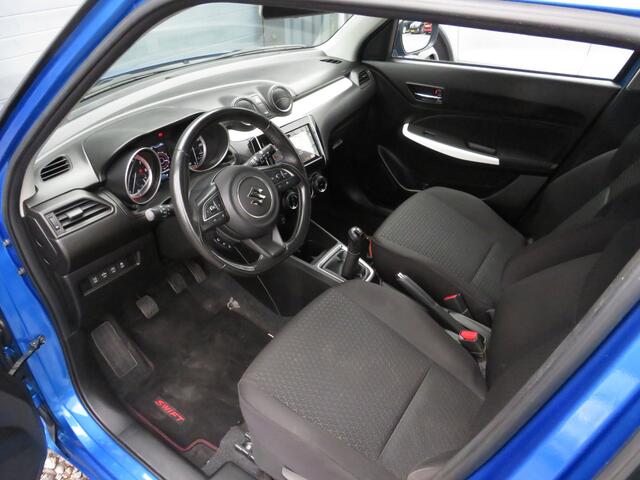 Suzuki SWIFT 1.0 Stijl Smart Hybrid Turbo, Trekhaak, 17 inch, Achteruitrijcamera, Carplay en Dealer onderhouden!