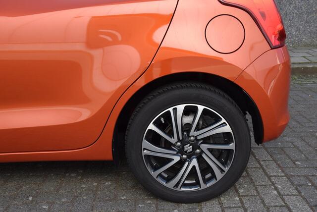 Suzuki SWIFT 1.2 Style Smart Hybrid | Apple carplay/android | Elektrisch inklapbare spiegels | Stoelverwarming |