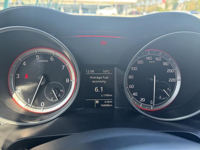 Suzuki SWIFT 1.2 Select Smart Hybrid 90pk | Airco | Achteruitrijcamera | Stoelverwarming | Apple Carplay/Android Auto |