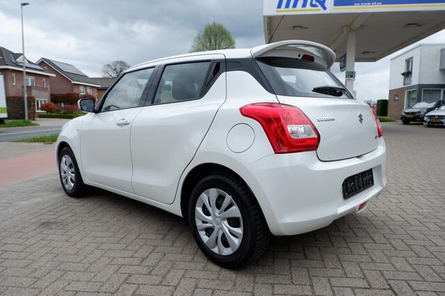 Suzuki SWIFT 1.2 Comfort Smart Hybrid Rijklaarprijs 12MND BOVAG Garantie!