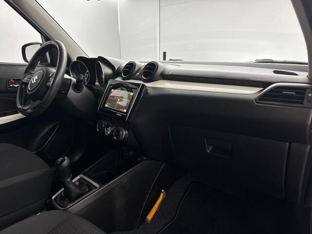 Suzuki SWIFT 1.2 Stijl Smart Hybrid 2E PAASDAG OPEN! | Navigatie | Adaptieve Cruise Control | Parkeercamera
